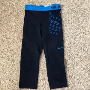 Nike cropped athletic leggings